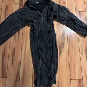 Stretchy, 95% cotton 5% spandex